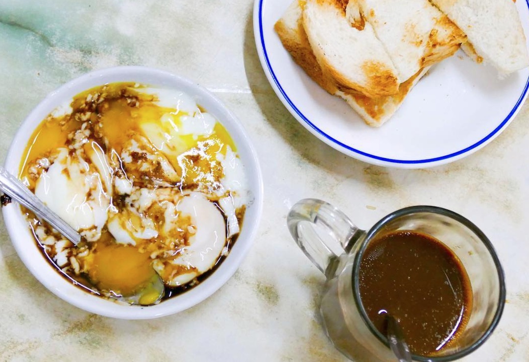 Where to find breakfast in Singapore?